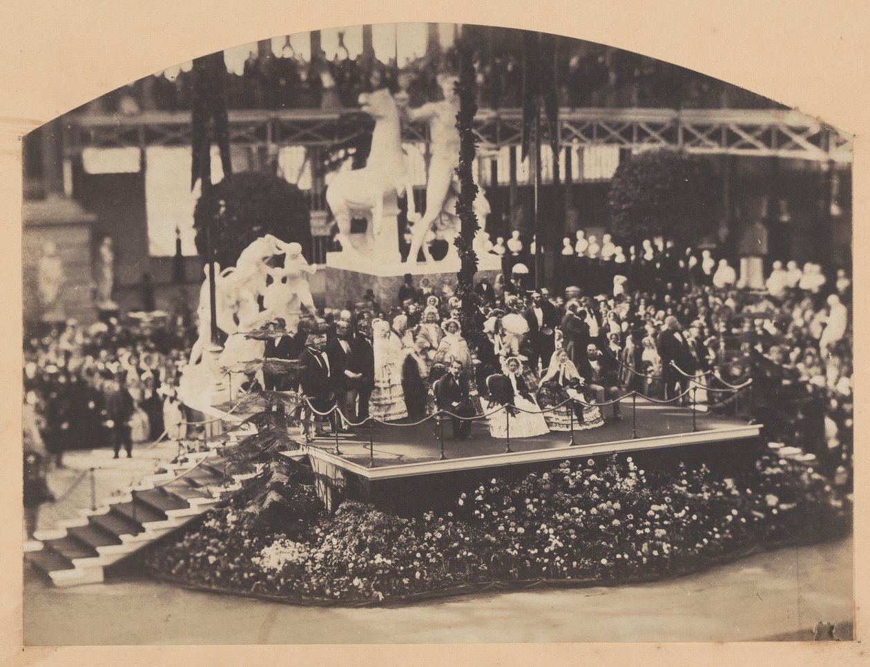 Kejsarens och kejsarinnans besök i Crystal Palace, 1855. av Philip Henry Delamotte